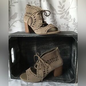 American Eagle Taupe Block Heel Bootie